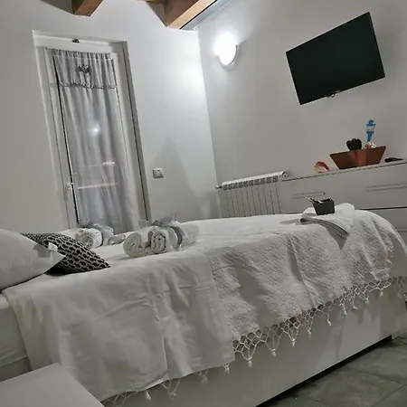 דירה Ginevra לה ספציה